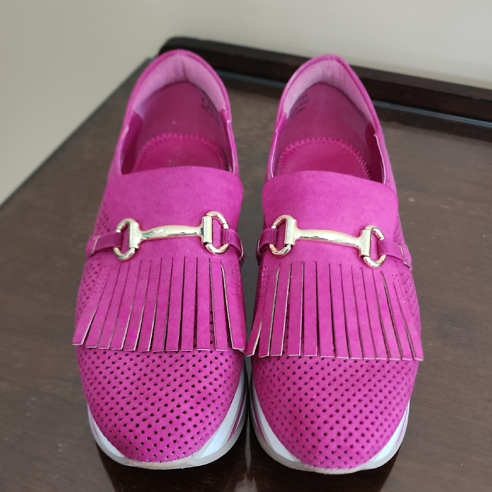 Crown and Ivy Pink Platform Loafers with Gold Accent